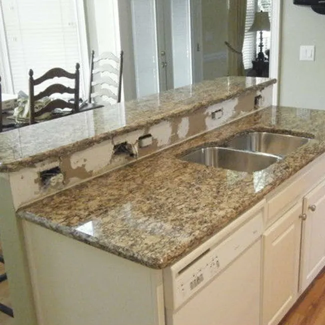 Cozinha com bancada em mármore – Marmoraria Três Reis – foto 1
