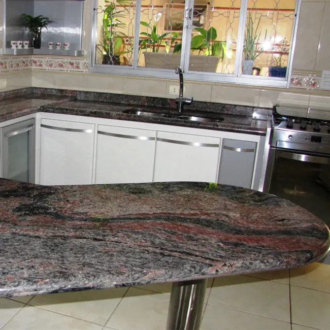 Cozinha com bancada em mármore – Marmoraria Três Reis – foto 5